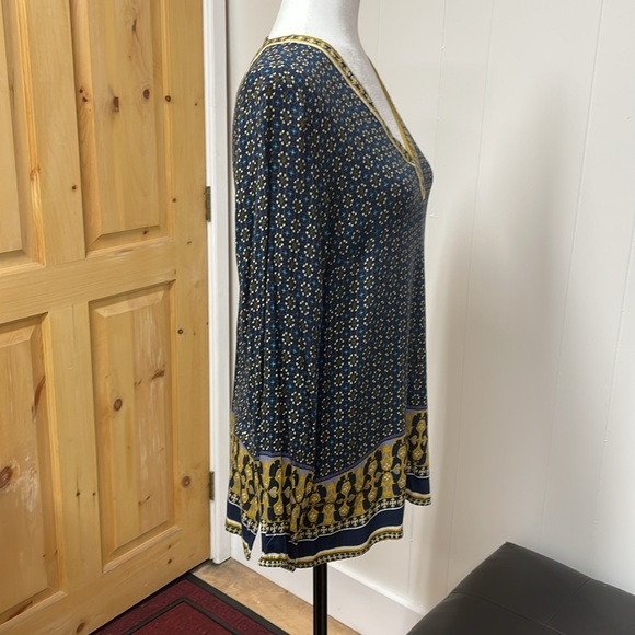 Tribal top - Picture 3 of 10